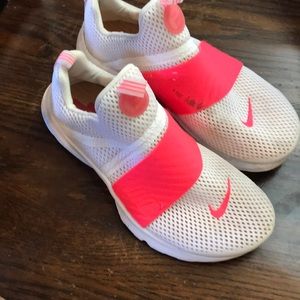 Girls Nike tennis shoes